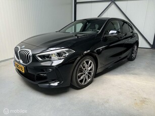 BMW 1-serie 118i High Exe. M-Pakket, Automaat.