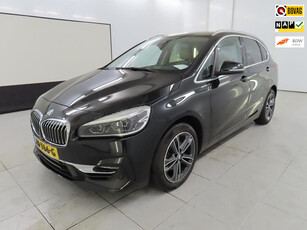 BMW 2-serie Active Tourer 218i Corporate-Sport High Executive+Xenon+Volleder+breed-Navigatie+Privacy-Glass+Trekhaak = SUPER !!