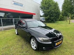 BMW 3-serie 320i BLACK LINE/170PK/LEER/LMV/ECC/NW APK