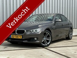 BMW 3-serie 320i Executive Xenon - Leder - Groot Navi -