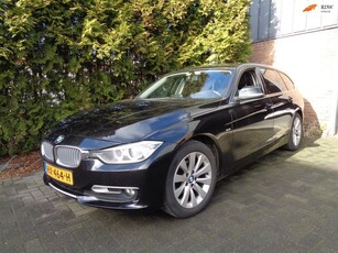 BMW 3-serie Touring 318d High Executive,Navi,Leder,Xenon,PDC