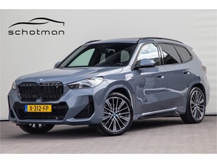 BMW iX1 xDrive30 Launch Edition M-Sport, Panorama