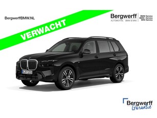 BMW X7 xDrive40i M-Sport - Pano - Trekhaak - Driving +