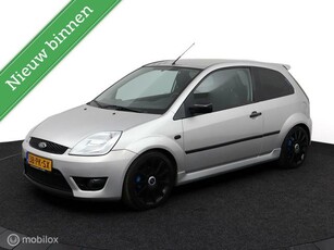 Ford Fiesta 1.3 Style / sport nieuwe apk bij aflevering ..