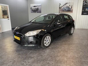 Ford Focus 1.0 EcoBoost Trend Navigatie, Airco, Cruise