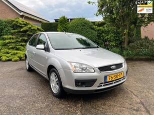 Ford Focus 1.6-16V Ghia, ECC, NAP, Trekhaak, Nette auto!