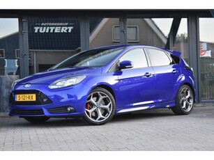 Ford Focus 2.0 EcoBoost ST-3 RECARO STOELVERWARMING