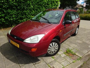 Ford Focus Wagon 1.6-16V Ambiente