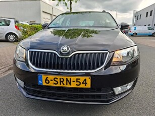 Škoda Octavia Combi 1.4 TSI CLIMA/CRUISE/LEDER/PANO/PDC!