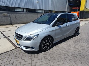 Mercedes-Benz B-klasse 180 AUTOM pano 6 maanden autotrust