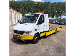 Mercedes-Benz Sprinter oprijwagen met tijhof opbouw en