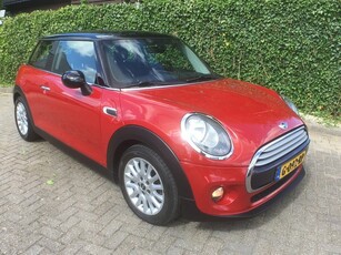 MINI Mini 1.5 Cooper Serious Business Climate control