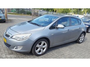 Opel Astra 1.6 Cosmo