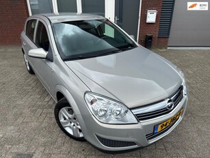 Opel Astra 1.6 Executive / Navi / Camera / PDC / Airco /