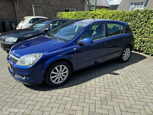 Opel Astra 1.8 Cosmo Automaat