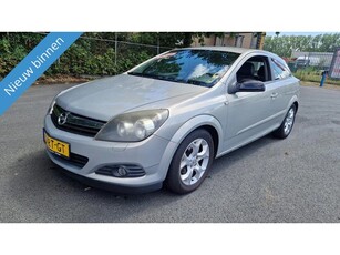 Opel Astra GTC 1.6 Cosmo LEUKE AUTO ZO INGERUILD DUS ZO WEG