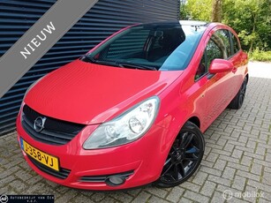 Opel Corsa 1.2-16V Edition Sport Airco, Stoelverwarming, etc