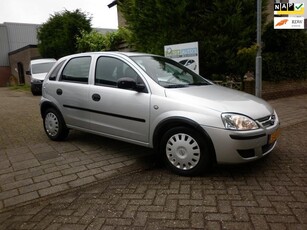 Opel Corsa 1.2-16V Essentia zeer mooie auto 5deurs nieuwe