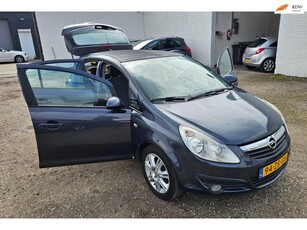 Opel Corsa 1.4-16V Executive 5 DRS AIRCO