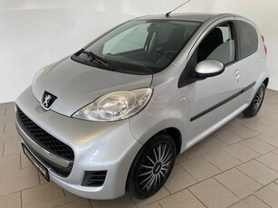 Peugeot 107 1.0-12V XS AUTOMAAT ELEK RAMEN CENT VERG RADIO