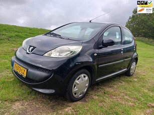 Peugeot 107 1.0i 12V XR Airco 2 sleutels Toerenteller Aux