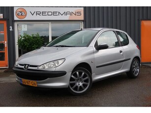 Peugeot 206 1.1 Pop' Art (bj 2004)