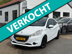 Peugeot 208 1.2 VTi Active Panoramadak,navi,airco!