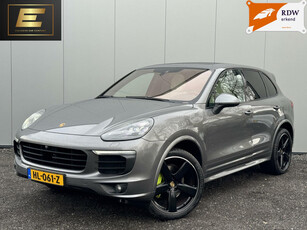 Porsche Cayenne 3.0 S E-Hybrid | Panoramadak | Trekhaak| 21 inch