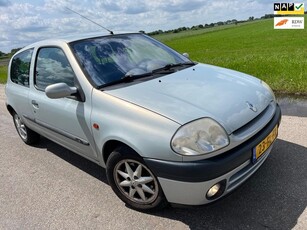 Renault Clio 1.6 RXE Automaat! NAP! Airco