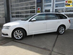 Skoda Octavia Combi 1.0 TSI Business Edition / Trekhaak /