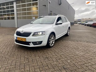 Skoda Octavia Combi 1.6 TDI Full Option Elegance