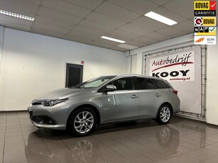 Toyota Auris 1.8 Hybrid Executive * Navigatie / Camera /