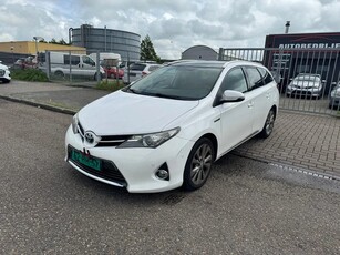 Toyota AURIS 1.8 HYBRID XENON/NAVI/PANORAMA (bj 2013)