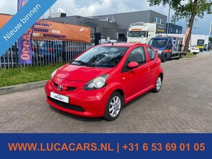 Toyota Aygo 1.0-12V + AIRCO NIEUWE APK! 2X SLEUTEL + BOEKJES