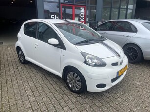 Toyota Aygo 1.0-12V Xcite White leer airco