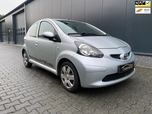 Toyota Aygo 1.0 5-deurs N.A.P Grijs Metallic APK 19-02-25