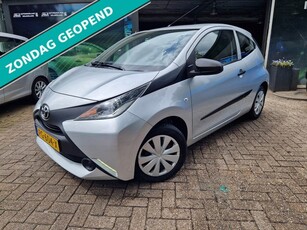 Toyota Aygo 1.0 VVT-i x-play 1E EIGENAAR 12MND GARANTIE