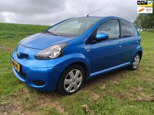 Toyota Aygo 1.0i 12V Dynamic Navigator 74.809 km Airco