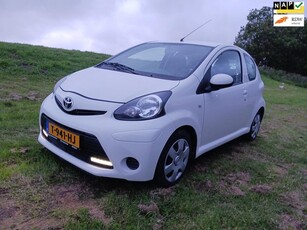 Toyota Aygo 1.0i VVT-i Access Airco Navigatie scherm Ond.