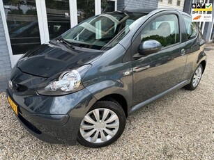 Toyota Aygo MET ORIGINELE KILOMETERS EN NIEUWE APK