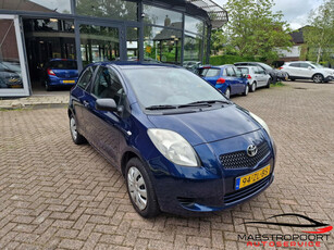 Toyota Yaris 1.0 VVTi Spirit