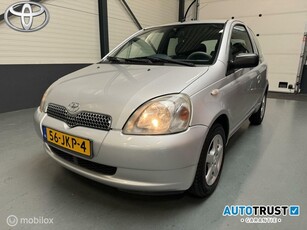 Toyota Yaris 1.3 VVT-i Luna Lage kmDealer onderhouden!