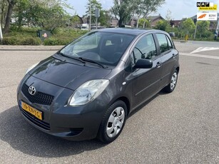 Toyota Yaris 1.3 VVTi Terra / airco / elek.ramen /