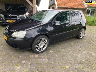 Volkswagen Golf 1.6 FSI Trendline