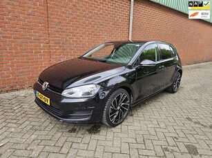 Volkswagen Golf 1.6 TDI Highline NAV.+ Clima Bj:2015