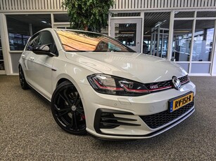 Volkswagen Golf 2.0 TSI GTI Performance Virtual Alcantara