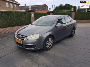 Volkswagen Jetta 2.0 FSI Sportline