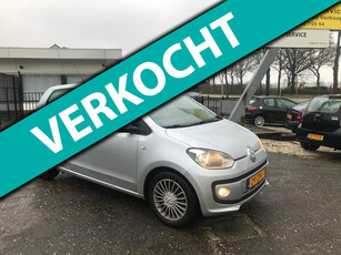 Volkswagen Up! 1.0 high up! BlueMotion duurste uitvoering airco navi boordcomputer elektrische ramen lm velgen onderhoudsboekjes