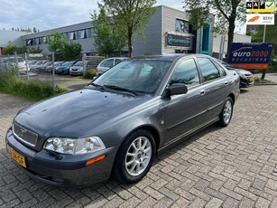 Volvo S40 1.8 Europa - AIRCO - TREKHAAK - NIEUWE APK !