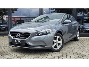 Volvo V40 1.6 T2 Momentum + XENON + LM VELGEN + STOELVERW.